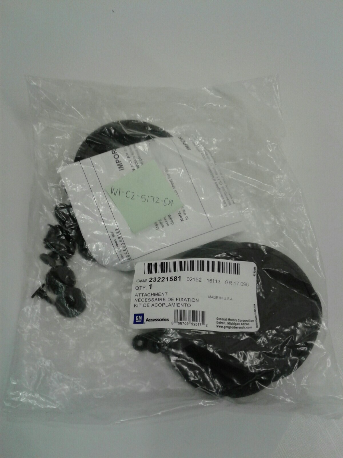 GM Accessories 22917277 Truck Bed Liner Attachment Kit With Screws  