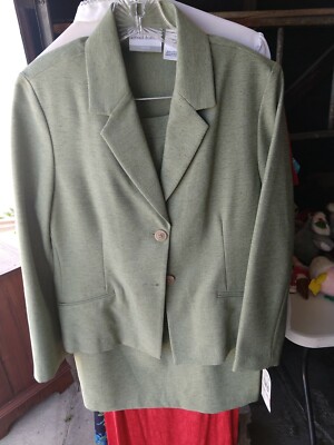 Alfred Dunner Women's Spring Green /Olive 2-piece Suit, Jacket and Skirt NEW
