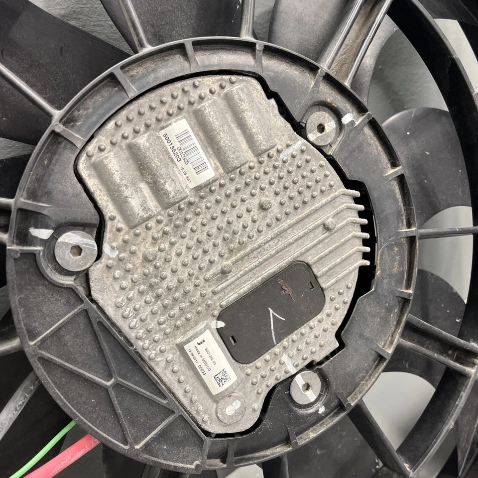 !DAÑADO! 18-19 GMC TERRAIN 2.0L RADIADOR REFRIGERACIÓN VENTILADOR CUBIERTA Y CUCHILLA Y MOTOR OEM Foto 4 de 4