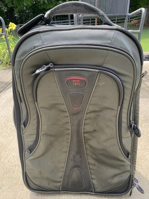 TUMI T-TECH 5522SG 2 WHEELED CARRY ON Upright 22'' Luggage Some wear (Very Nice)