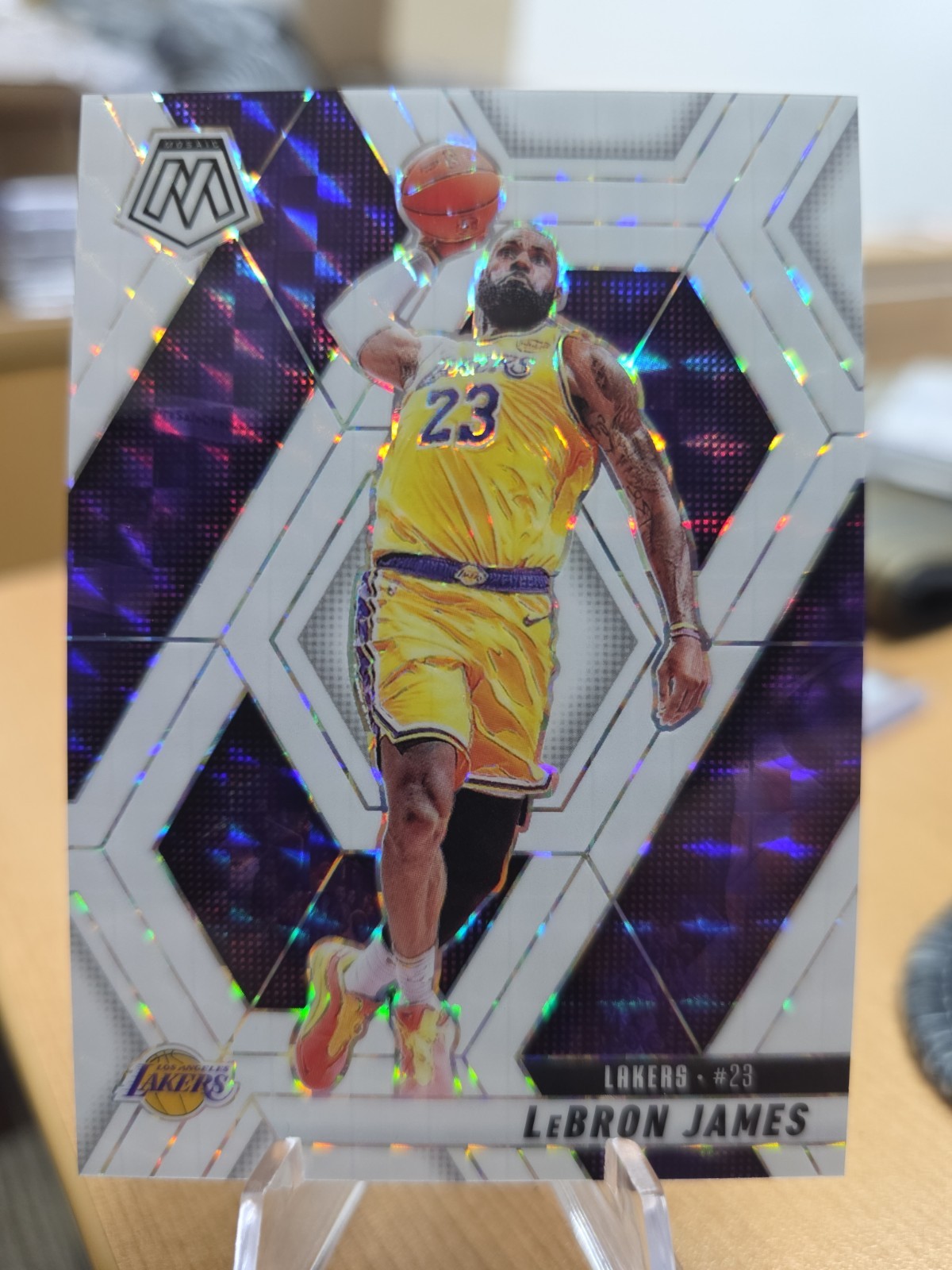 LEBRON JAMES 2024-25 PANINI MOSAIC BASKETBALL CITY WHITE /25 SSP LAKERS