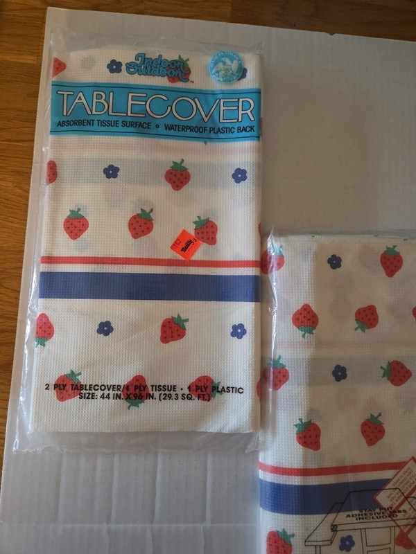 2 Vintage Retro Strawberry 2 Ply Table Covers 44”x96” Party Indoor Outdoor