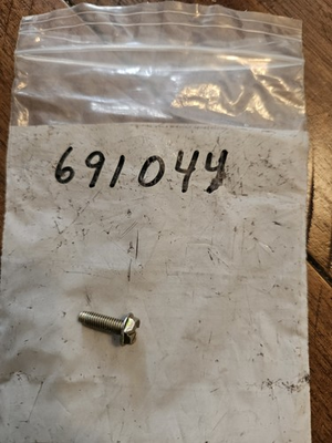 #ad Briggs And Stratton Screw 691044 $7.72