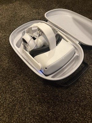 Oculus Quest 2 Virtual Reality Headset 128GB White with Controllers and Case