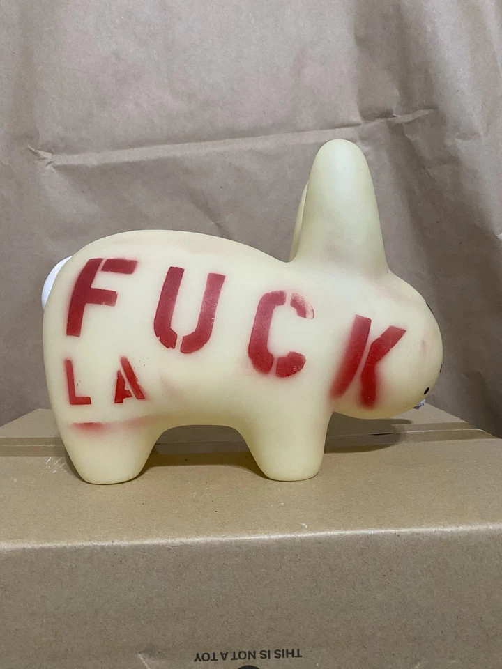Frank Kozik X Kidrobot  - FCK LA - 2006 10" GID Smorkin Labbit LE 50 Signed - Image 4 of 4