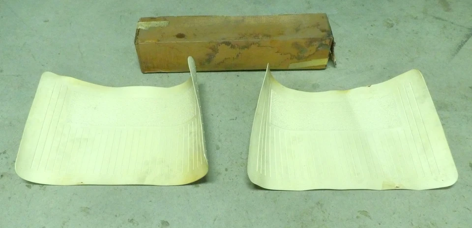 Ford Galaxie LTD 1965 1966 1967 Fairlane Falcon Nuevo de Lote Antiguo Alfombrillas traseras dobles blancas Foto 2 de 4