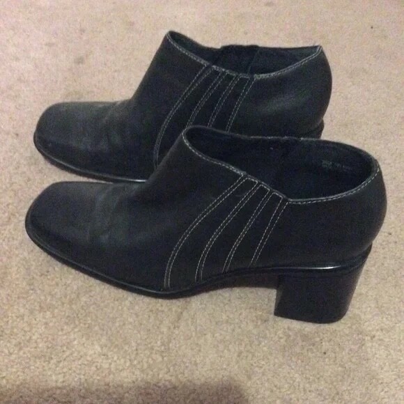 Comfortable Classic Leather CLARKS Block Heel Mid… - image 6