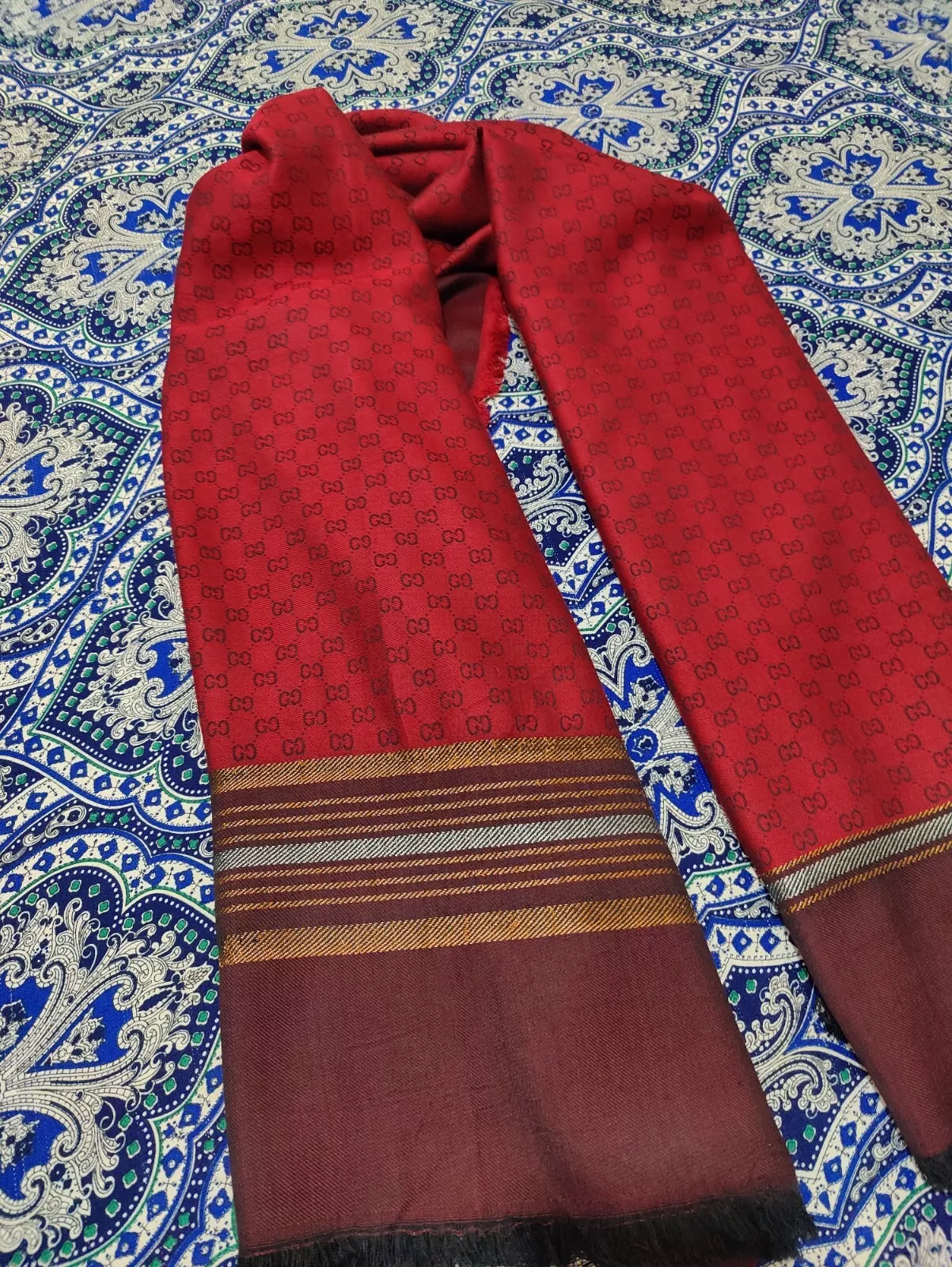 Authentique foulard Gucci étole viscose seta soie laine silencieux logo GG Italie femme