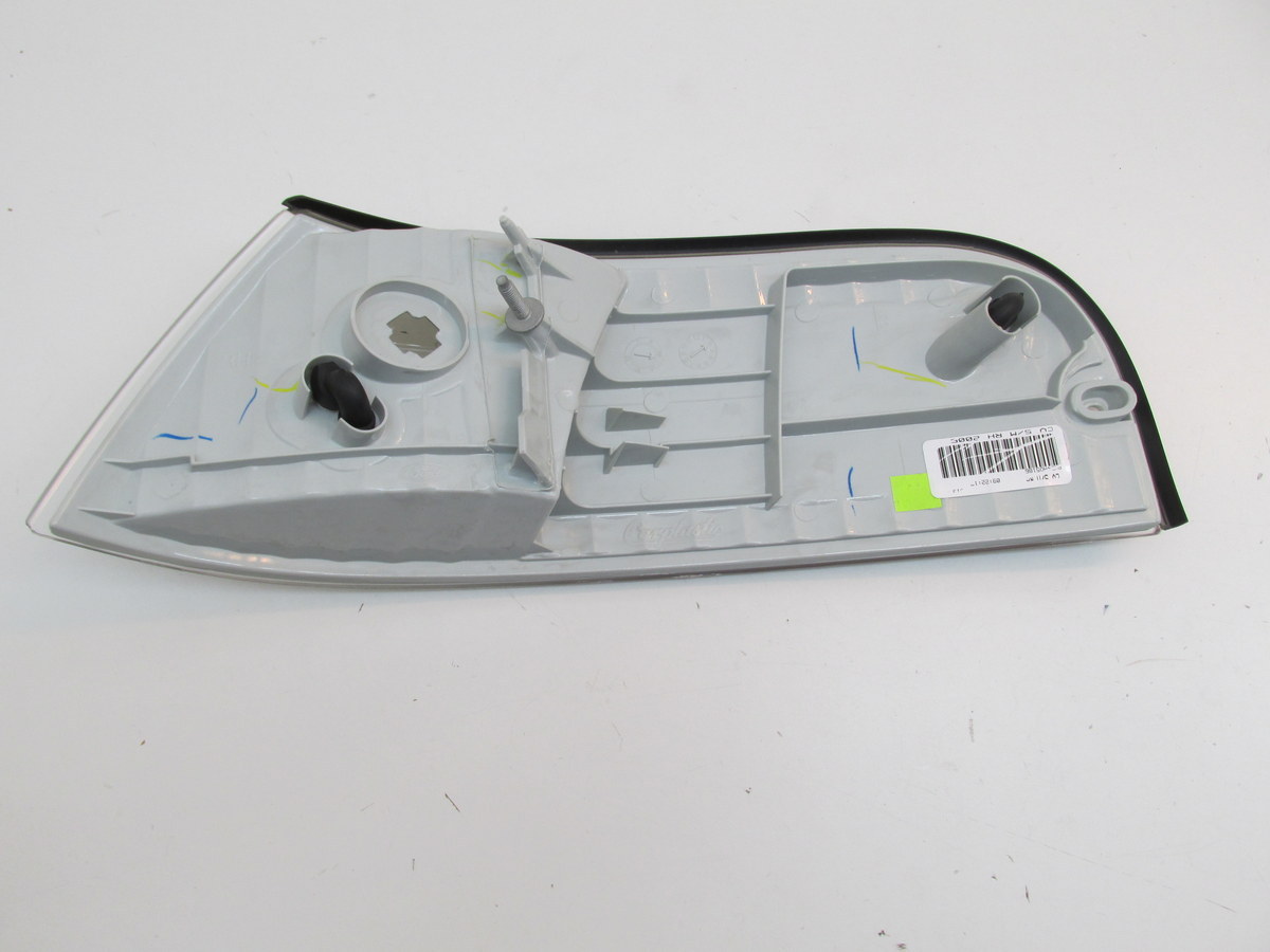 19992011 Ford Crown Victoria OE Front Right Side Marker w Strobe 1W7Z15A201AA eBay