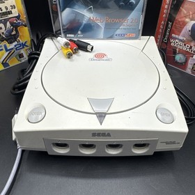 SEGA Dreamcast Console - White W/ 2 Controllers And 2 Games - TESTED & WORKING