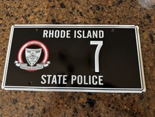 RHODE ISLAND STATE POLICE LIMITED EDITION COMMEMORATIVE LICENSE PLATE MINT