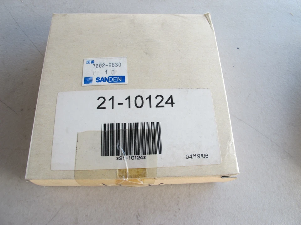 SANDEN 21-10124 CYL HEAD UM VERT PAD M10 X 1.25 C/CP Foto 3 de 3