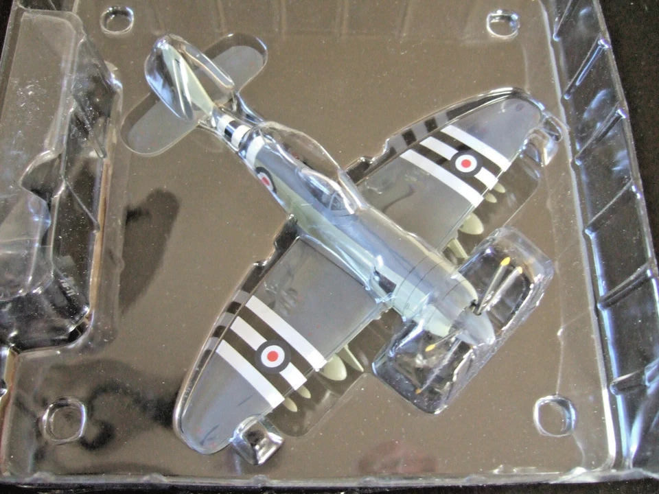 WITTY WINGS SKY GUARDIANS 1:72 FB-11 SEAFURY ROYAL NAVY TF956 WTW-72-015-011 - Image 3 of 4