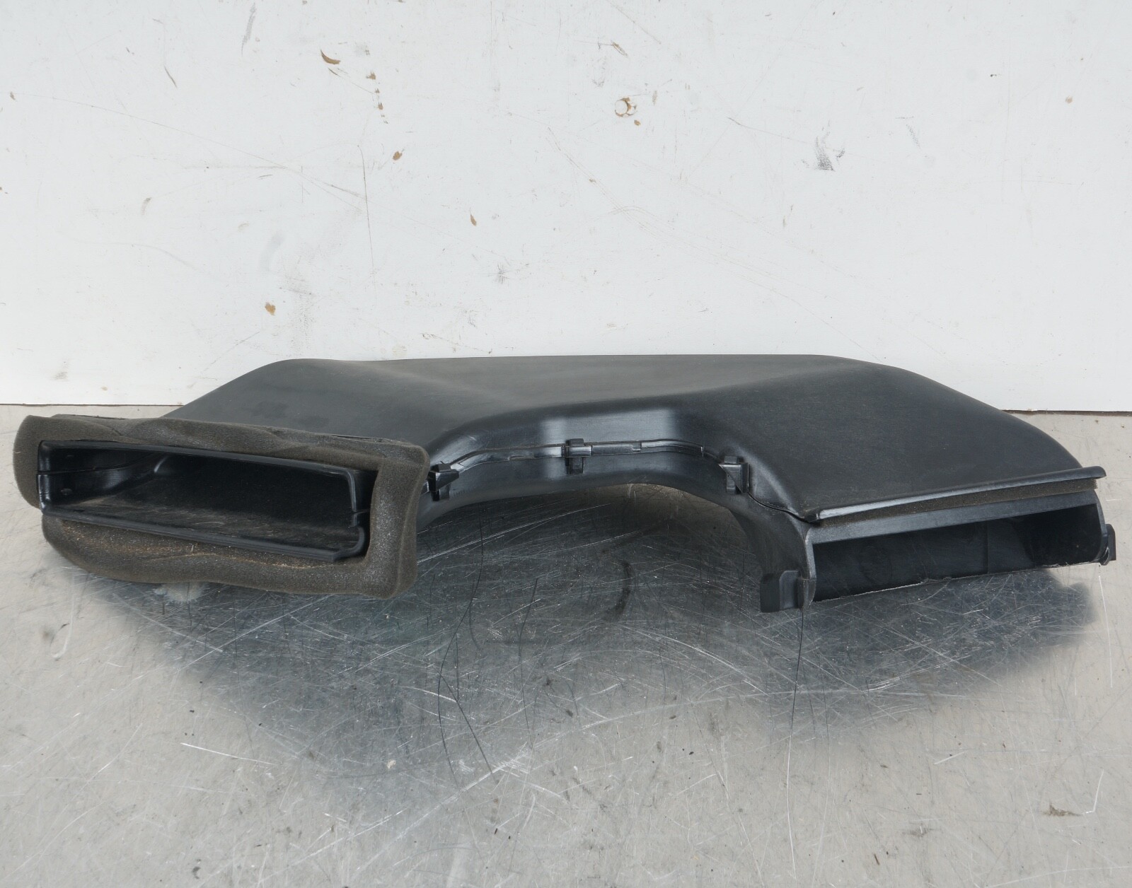 10-20 Bentley Mulsanne 2012 Left Air Cleaner Air Intake Duct Tube Pipe