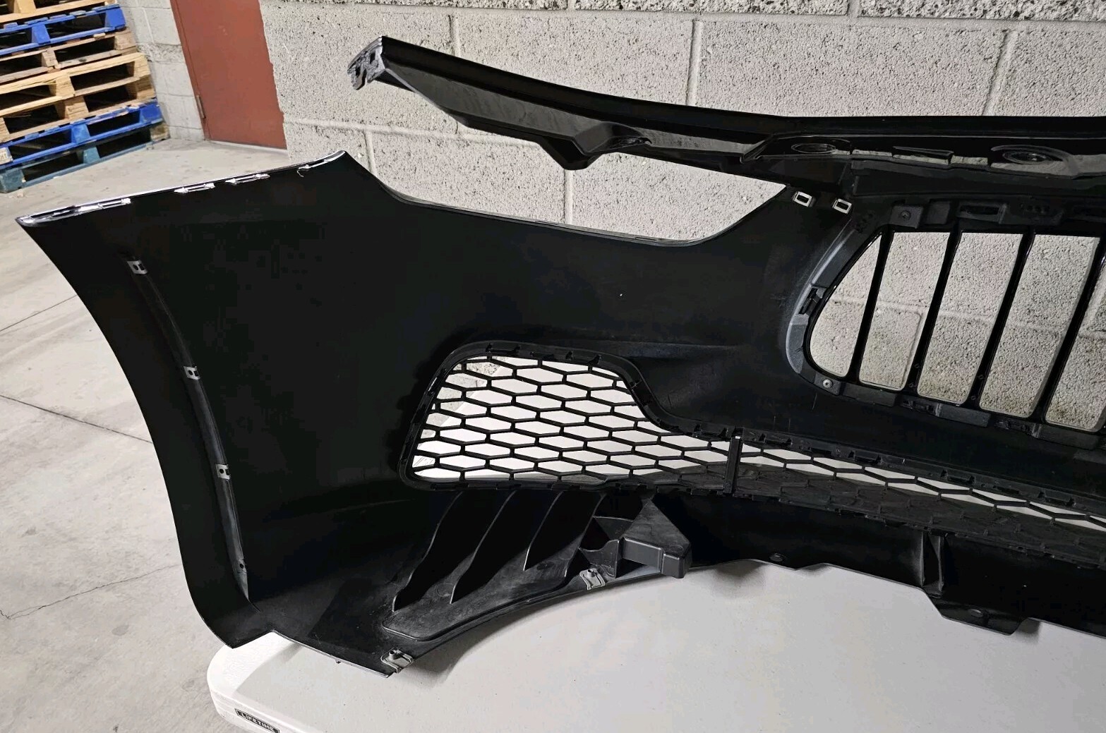 2014-21 Maserati Ghibli M157 Genuine Front Bumper w/Grille (NO SHIPPING)