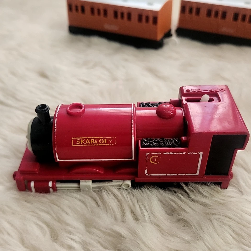 Ferrocarril de madera Skarloey Lady Annie & Clarabel de colección Thomas & Friends sin probar Foto 4 de 4