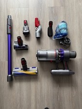 Dyson Gen5detect™ Absolute Cordless Vacuum Purple Immaculate Condition