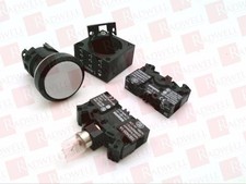 SIEMENS 3SB3220-0AA61 / 3SB32200AA61 (NEW IN BOX)