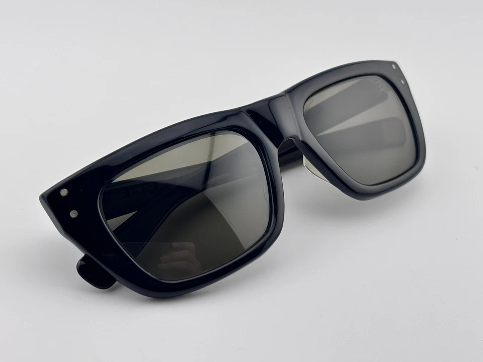 ÓCULOS DE SOL VINTAGE AMERICANO ÓPTICO "SEA LORD" MEADOS DO SÉCULO PRETO DÉCADA DE 1960 EUA - Imagem 2 de 4