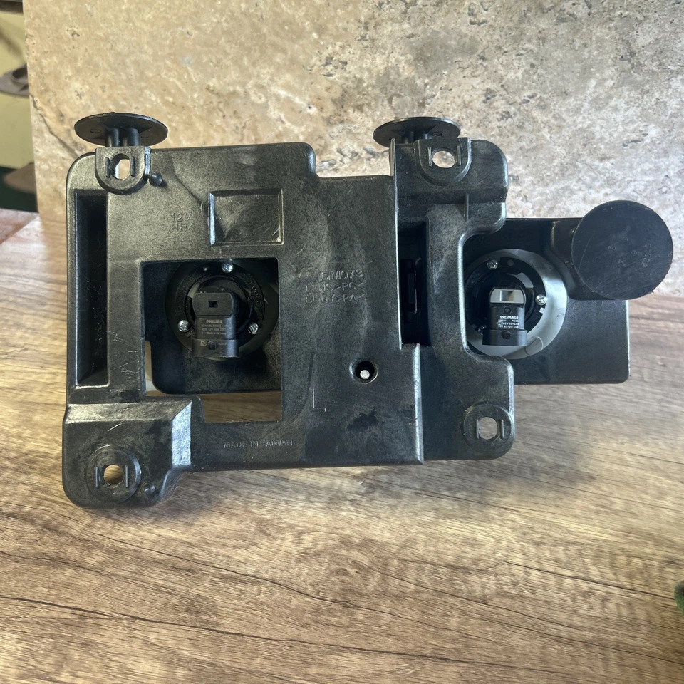 Conjunto de faros-base, camioneta cabina estándar izquierda TYC Chevy 88-99  Foto 2 de 2