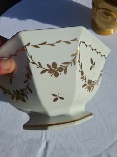 jolie coupe en porcelaine blanche et dorure MEHUN decor floral - Afbeelding 7 van 11