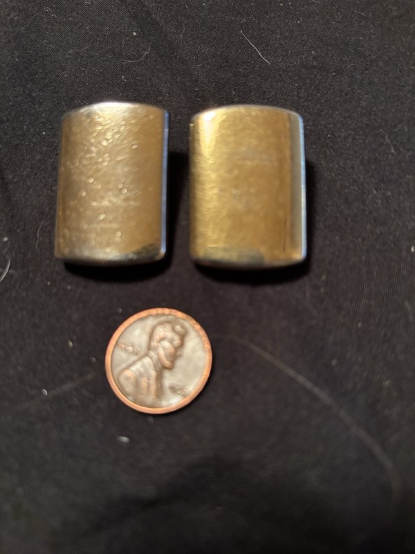 ESTEE LAUDER VINTAGE GOLD TONE CLIP EARRINGS 