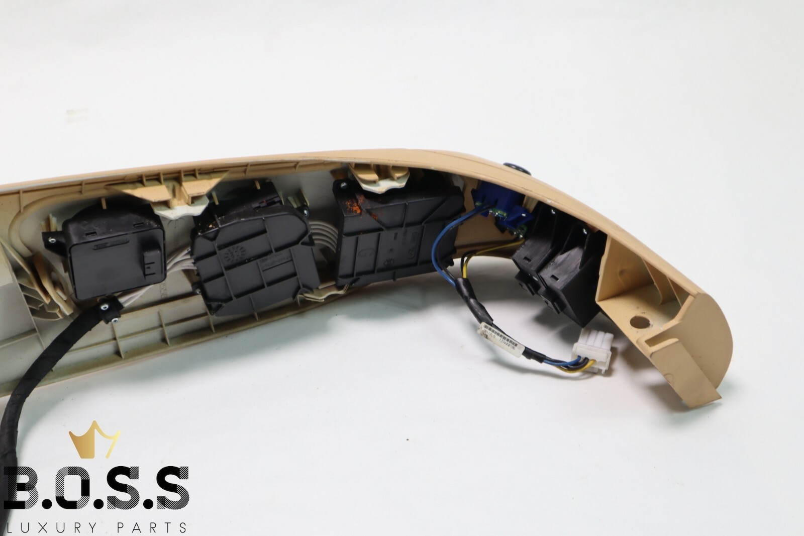 03-12 MASERATI QUATTROPORTE M139 LEFT DRIVER SIDE SEAT CONTROL SWITCH TRIM BEIGE