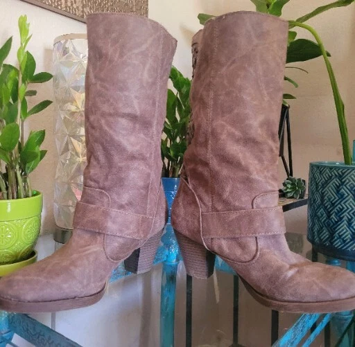 Botas Big Buddha “Mello” Country Western Gamuza Cuero Tachonado Tacón Bloque 10 M Foto 4 de 4