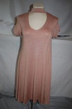 Jr Womens BEIGE S/S T-SHIRT SHIFT DRESS Soft Knit OPEN V-NECK w/ CHOKER Size S