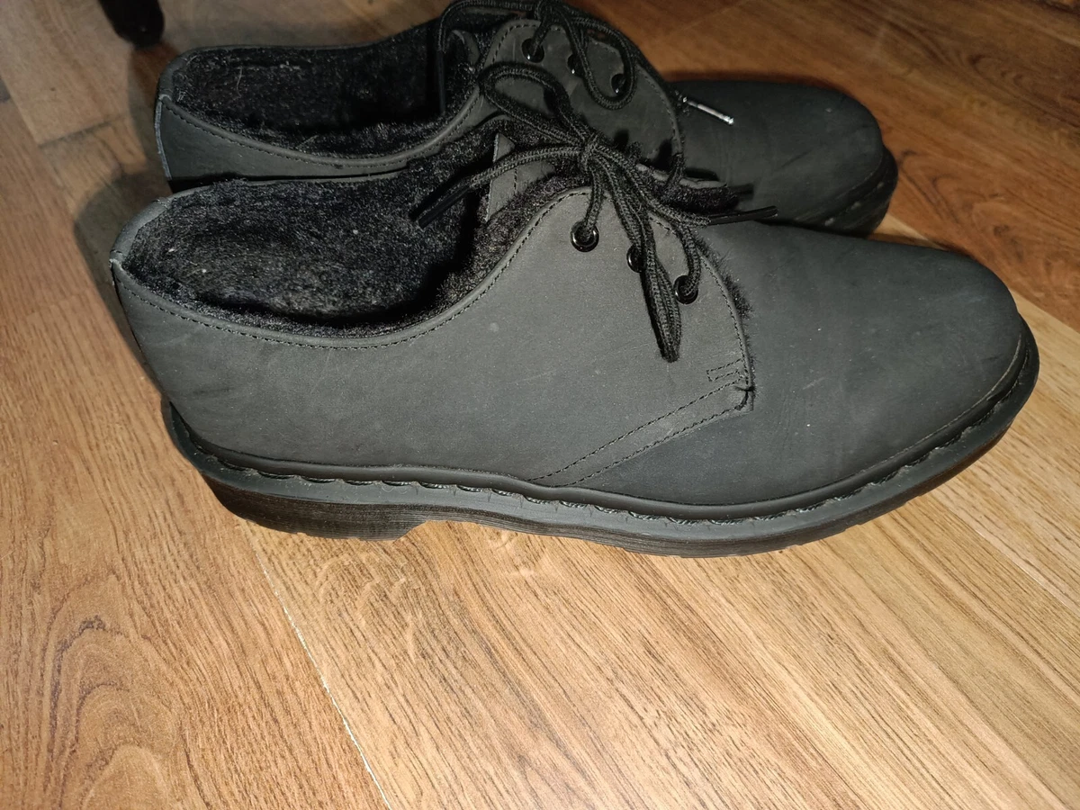 Dr martens black mono hotsell fur lining