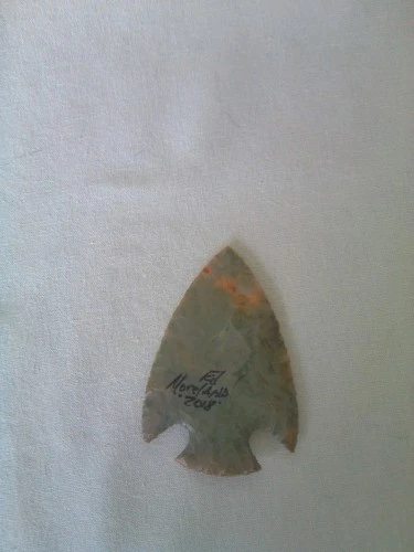 SIGNED, FLINT RIDGE ARROWHEAD, BEAUTIFUL COLORS 
