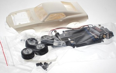 BRM BRM078 Mustang White Kit in Rennausführung mit Metall-Chassis