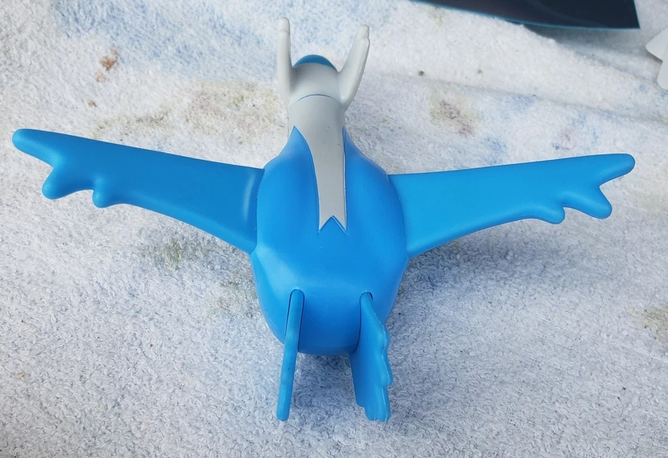Minifigura de juguete Latios Pokemon 2018 McDonalds Happy Meal Nintendo Foto 2 de 4