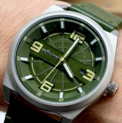 Explorer Uhr Damen Herren signiert Lederarmband Farbe Krokodilgrün.