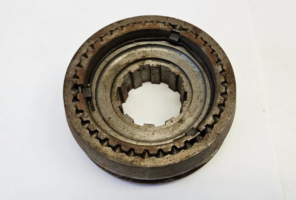 Chrysler DeSoto 1941-1950 transmisión embrague engranaje y montaje de manguito 1115596 nuevo en stock Foto 4 de 4