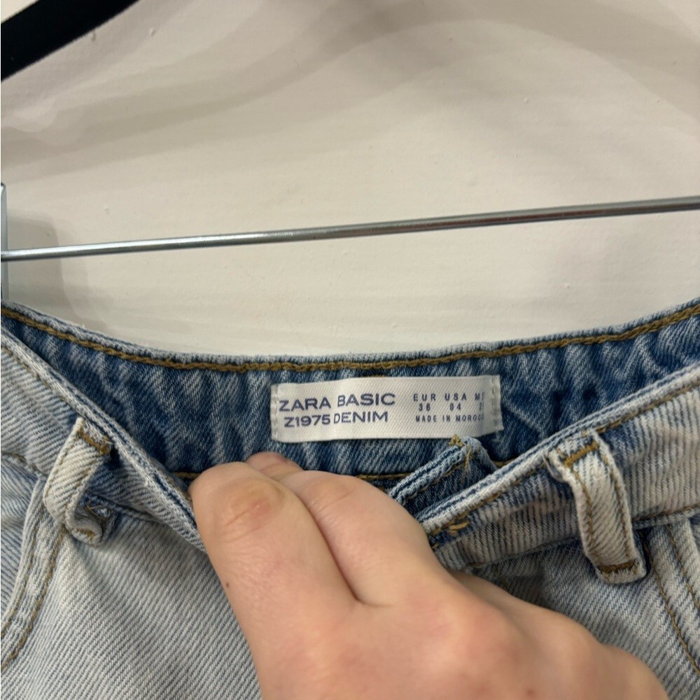 Zara Basic distressed High Rise Light Denim Jeans Sz 4 thumbnail 10