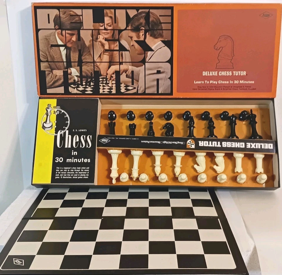 Lowe "Tutor de Ajedrez de Lujo" Blanco y Negro Piezas de Ajedrez y Tablero Caja Original De Colección Foto 2 de 4