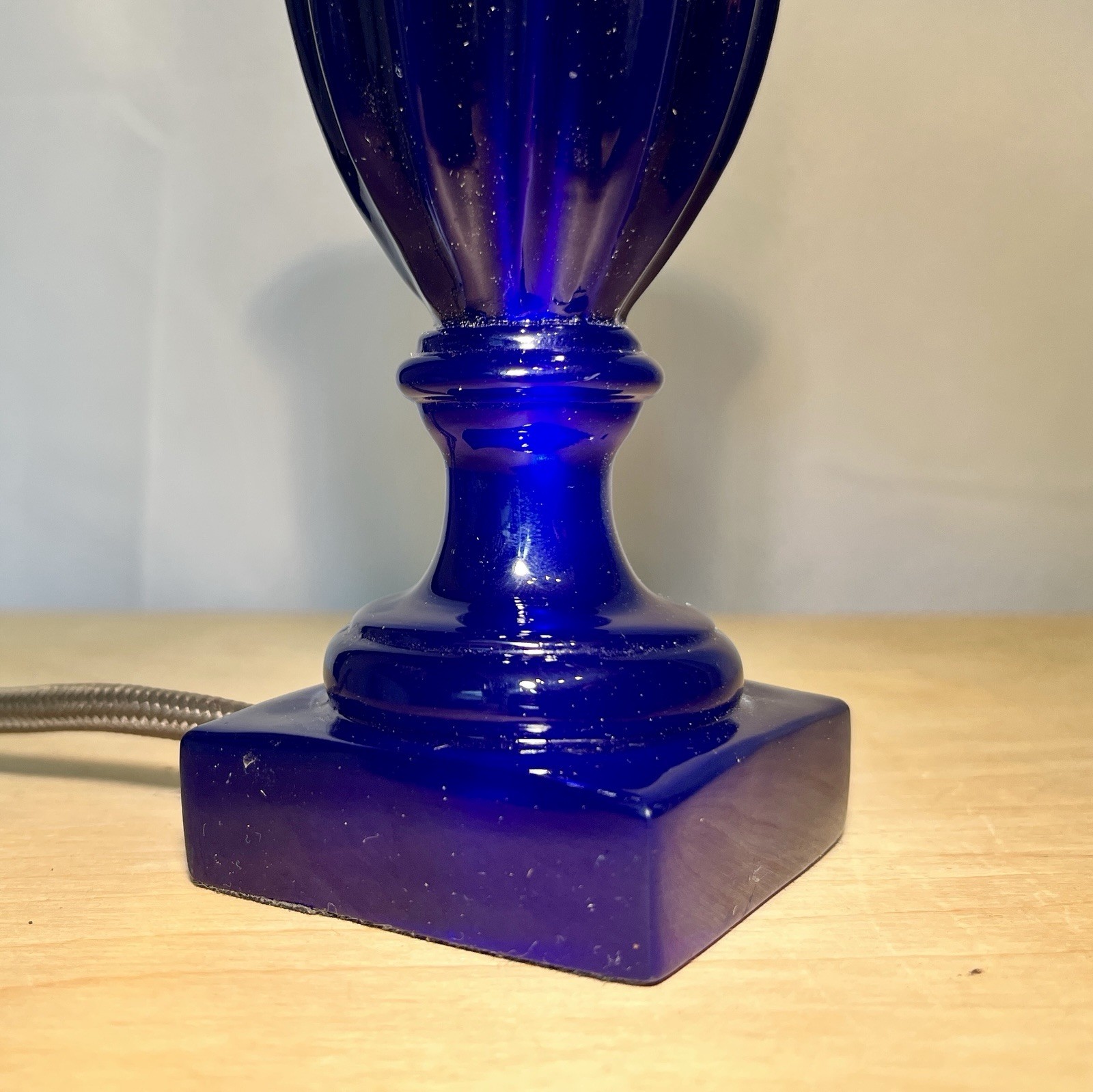 Cobalt Blue Urn Table Lamp Vintage Style Bedside Lamp 25cm Made from Resin image 10
