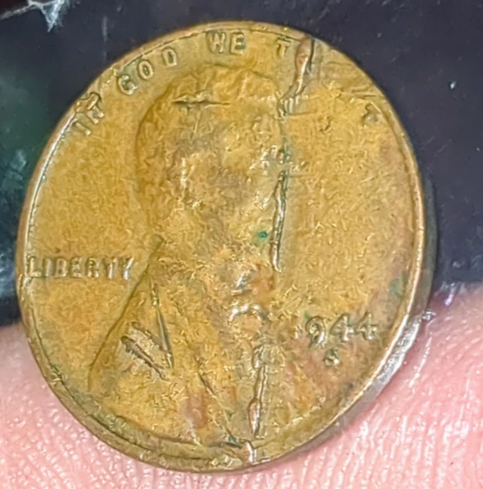 1944 PENNY - ERROR COIN, One-of-a-Kind!   Beyond Rare, FACE SPLIT DOWN FRONT!  - Image 2 of 4