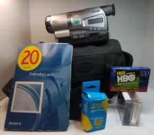 Sony Handycam CCD-TR818 Hi8 Camcorder w/Batteries/Manual/Tapes/Case TESTED 