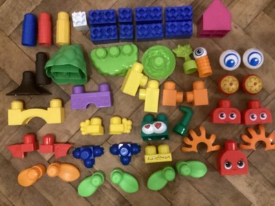 50 Mega Bloks Erstbauer Steine mit Augen Flügel Krallen Gesichter Hände Bäume etc.