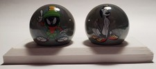 Set of 2 Marvin the Martian K9 Gray Glass 1" Logo Marbles w/ Stand