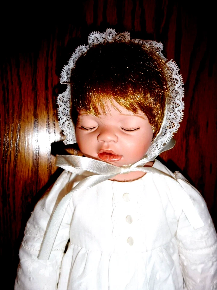 ASHTON DRAKE/JULIE FISCHER 16 IN. MUÑECA BEBÉ TELA Y VINILO (DULCE ALEGRÍA DE LAS HERMANAS) Foto 2 de 4