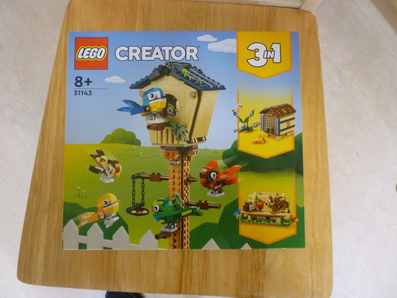 Lego Creator 3 in 1 Set 31143 Birdhouse Beehive Squirrels NEW & SEALED