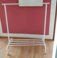 Garderobenständer neuwertig weiß metall auf Rollen 