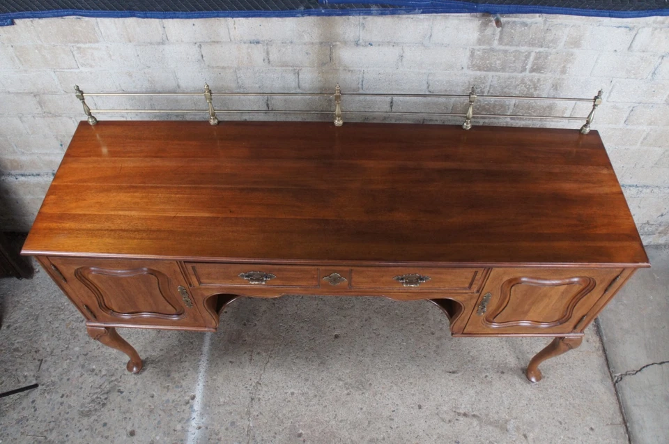 Davis Gabinete Cumberland Valle Queen Anne Estilo Nogal Buffet Aparador Servidor Foto 4 de 4