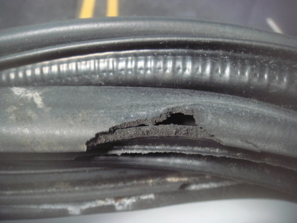 Puerta de goma resistente al clima Lexus SC300 SC400 1992 a 2000 sello Rt elevador delantero X2 Foto 2 de 4