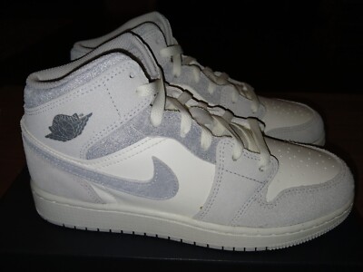 Boy's Nike Jordan Air 1 Mid SE (GS) Neutral Grey Sail Size 6Y