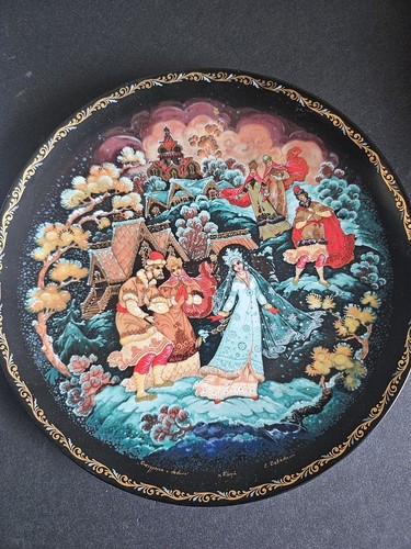 FOUR VINTAGE RUSSIAN FAIRYTALE PLATES 7.5 " - Picture 2 of 7