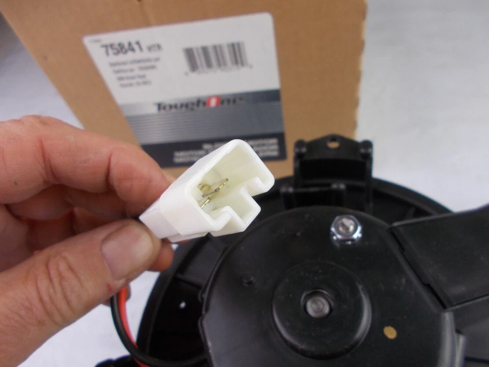 Motor de soprador HVAC ToughOne 75841 serve; Scion xD 08-14' e Toyota Yaris 07-12' - Imagem 3 de 4